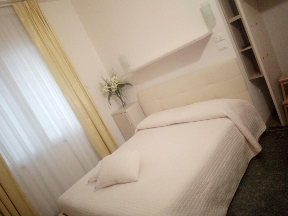 Officina Urban Sleep Bed & Breakfast San Benedetto del Tronto Bagian luar foto