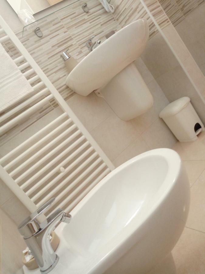 Officina Urban Sleep Bed & Breakfast San Benedetto del Tronto Bagian luar foto