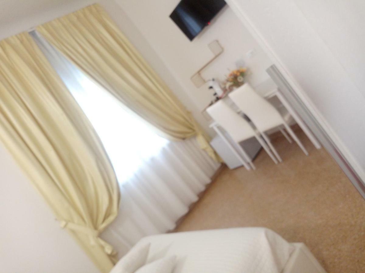 Officina Urban Sleep Bed & Breakfast San Benedetto del Tronto Bagian luar foto